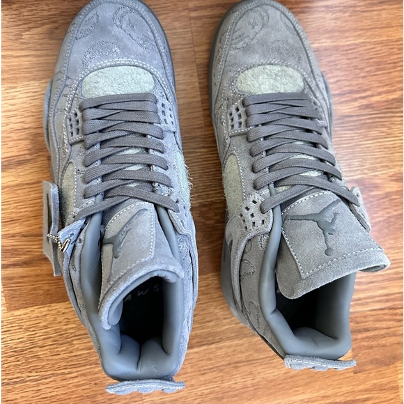 Nike Air Jordan 4 Retro Kaws - Picture 4 of 5